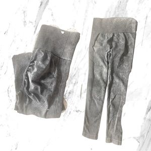 Strech Gray Scrunch Butt Leggings